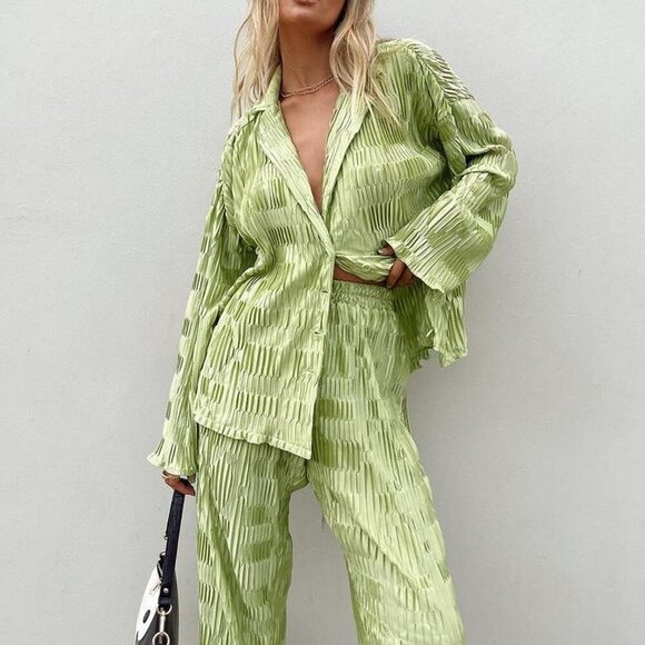 Princess Polly Tops - NWT Princess Polly Lila green pleated love sleeve shirt